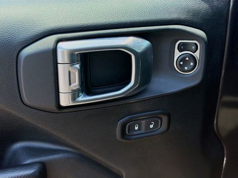Used 2024 Jeep Wrangler Unlimited Sport AWD/4WD image 21