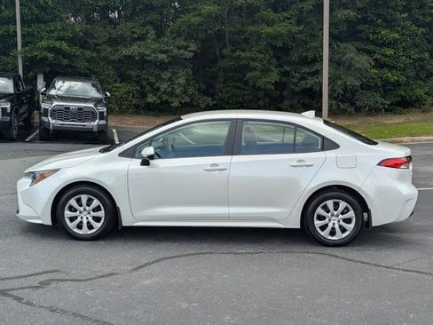 Used 2026 Toyota Corolla LE FWD image 4