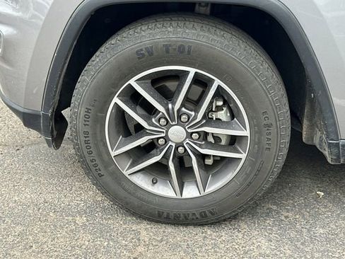 Certified 2020 Jeep Grand Cherokee Laredo w/ Laredo X Package RWD image 16