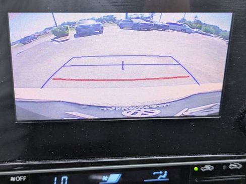 Used 2018 Toyota Corolla LE FWD image 20