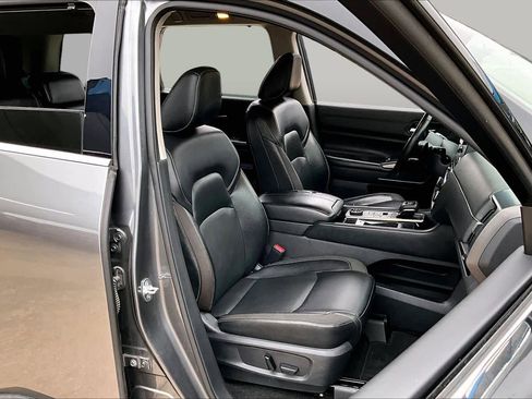 Used 2022 Nissan Pathfinder SL AWD/4WD image 9