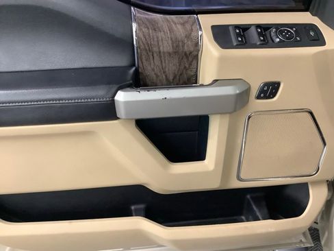 Used 2017 Ford F250 Lariat w/ Lariat Ultimate Package image 9