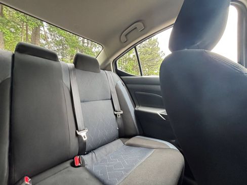 Used 2025 Nissan Versa SV FWD image 37
