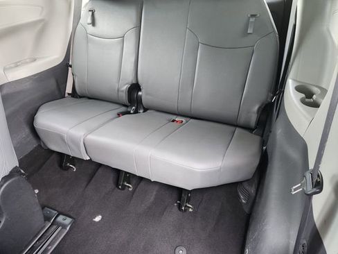 Used 2023 Toyota Sienna XLE image 25