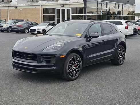 Used 2024 Porsche Macan S AWD/4WD image 16