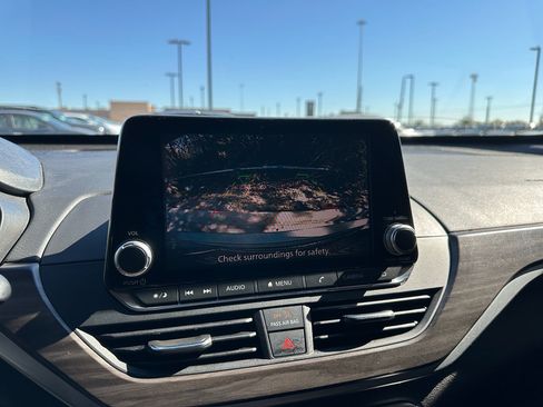 Used 2023 Nissan Altima 2.5 SV image 18