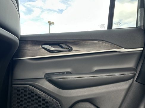 New 2026 Jeep Grand Cherokee Altitude image 30