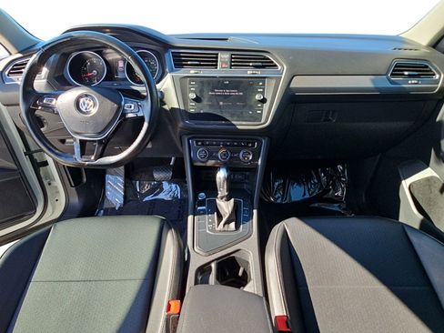 Used 2019 Volkswagen Tiguan SE image 9