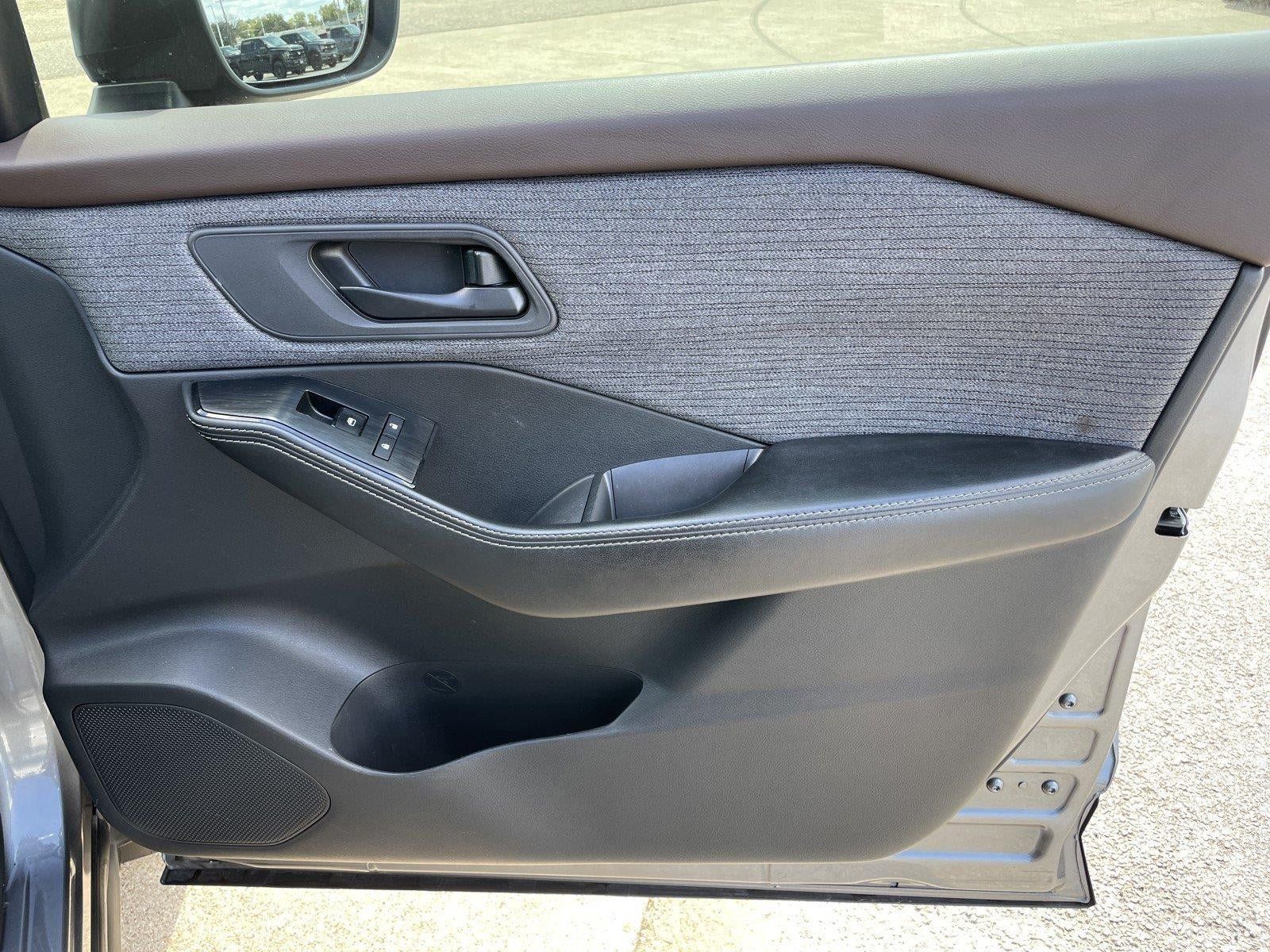 Used 2021 Nissan Rogue S FWD image 46
