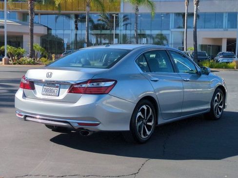 Used 2017 Honda Accord EX-L image 5
