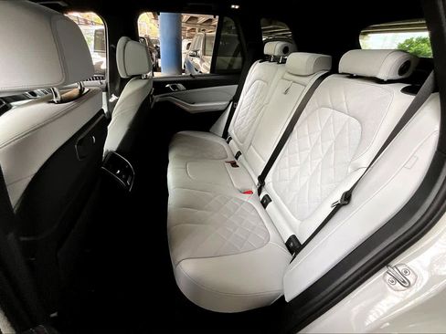 Certified 2026 BMW X5 sDrive40i w/ Climate Comfort Package RWD image 19