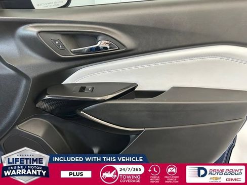 Used 2024 Chevrolet Trax LT FWD image 24