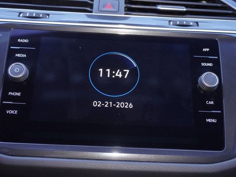 Used 2023 Volkswagen Tiguan SE image 16