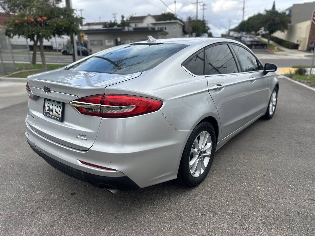 Used 2019 Ford Fusion SE FWD image 5