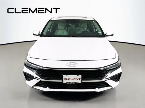Used 2024 Hyundai Elantra Limited FWD image 3