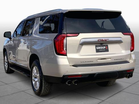 Used 2022 GMC Yukon XL Denali image 11