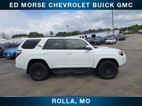 Used 2022 Toyota 4Runner TRD Off-Road Premium image 2