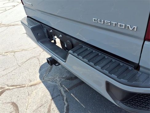 Used 2024 Chevrolet Silverado 1500 Custom image 31