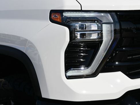 Used 2026 Chevrolet Silverado 2500 LT w/ Trail Boss Package image 12