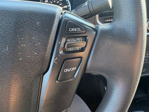 Used 2024 Nissan Frontier SV image 12