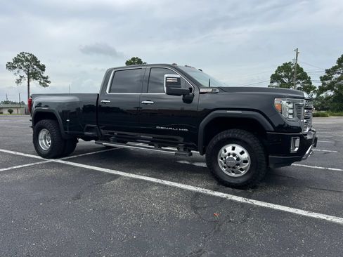 Used 2020 GMC Sierra 3500 Denali w/ Denali Ultimate Package AWD/4WD image 4
