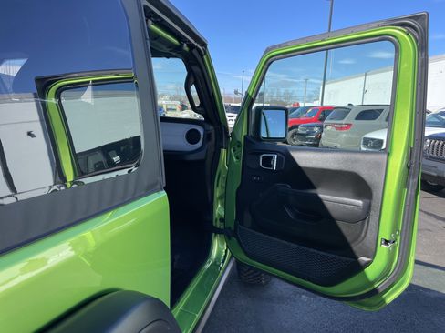 Certified 2025 Jeep Wrangler Willys image 8