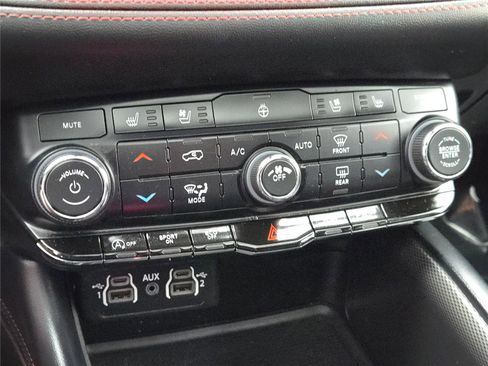 Used 2023 Dodge Durango GT image 32