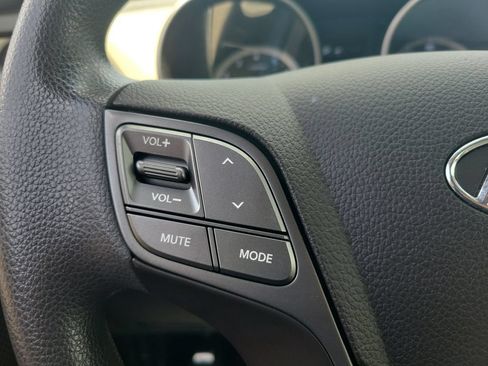 Used 2018 Hyundai Santa Fe Sport w/ 2.4L Value Package 02 FWD image 17