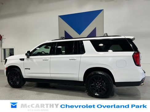 Used 2022 GMC Yukon XL AT4 AWD/4WD image 7