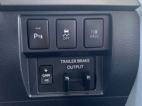 Used 2018 Toyota Tundra SR5 image 22