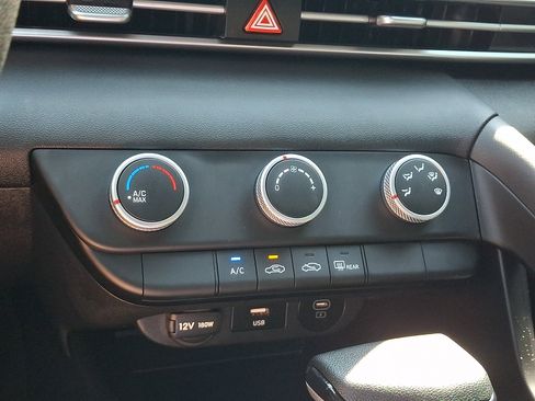 Certified 2026 Hyundai Elantra SE FWD image 15