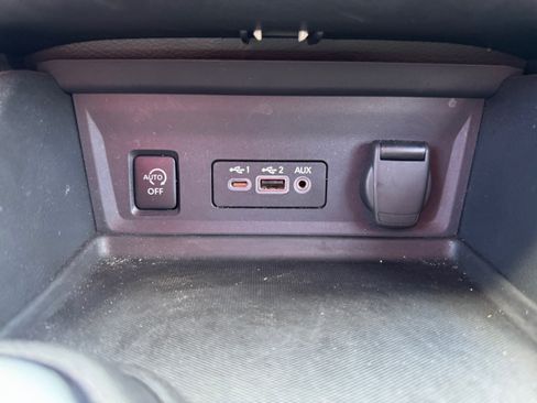 Used 2024 Nissan Sentra SV FWD image 25