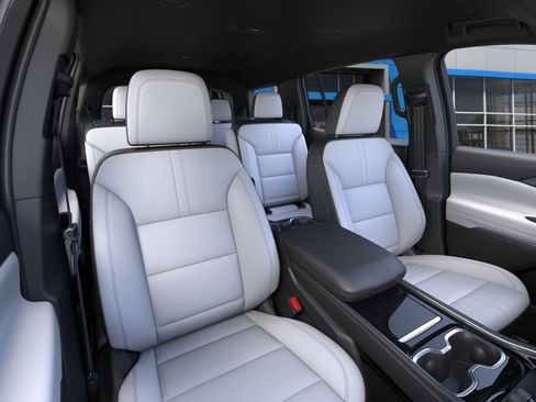 New 2026 Chevrolet Traverse High Country w/ LPO, Floor Liner Package FWD image 16