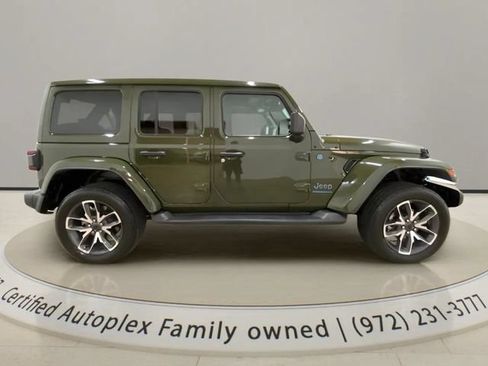 Used 2024 Jeep Wrangler Unlimited w/ Convenience Group AWD/4WD image 6