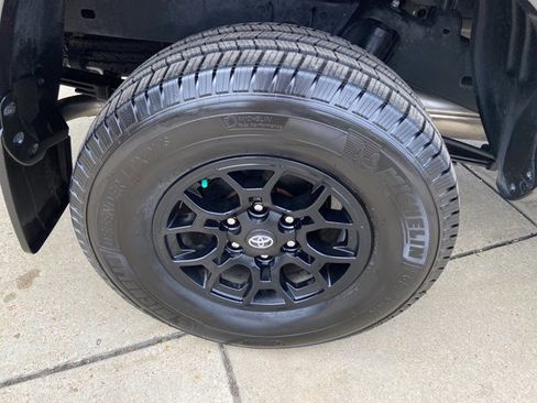 Used 2021 Toyota Tacoma SR5 image 31