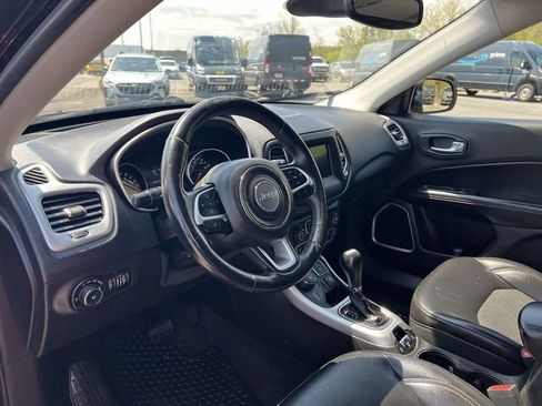 Used 2018 Jeep Compass Latitude w/ Popular Equipment Group AWD/4WD image 10