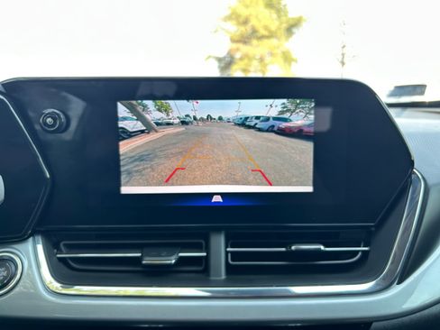 Used 2025 Chevrolet Trax LT w/ Driver Confidence Package FWD image 27