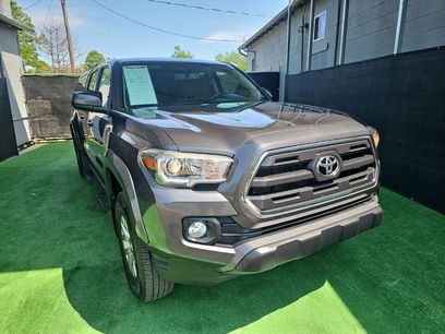 Used 2016 Toyota Tacoma SR5 w/ SR5 Appearance Package (SN)
