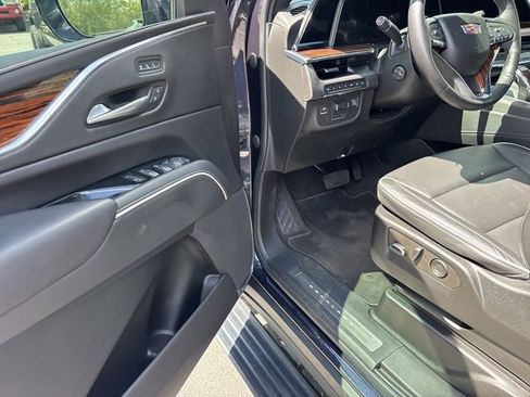 Used 2022 Cadillac Escalade Premium Luxury w/ Performance Package image 5