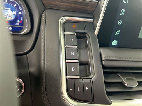 Used 2024 Chevrolet Tahoe High Country image 17