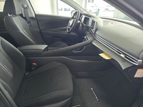 New 2026 Hyundai Elantra Hybrid FWD image 41