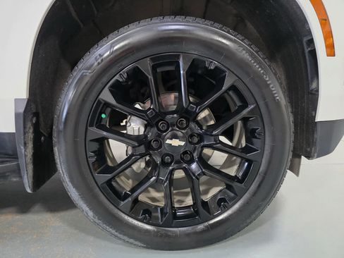Used 2025 Chevrolet Tahoe LS AWD/4WD image 9