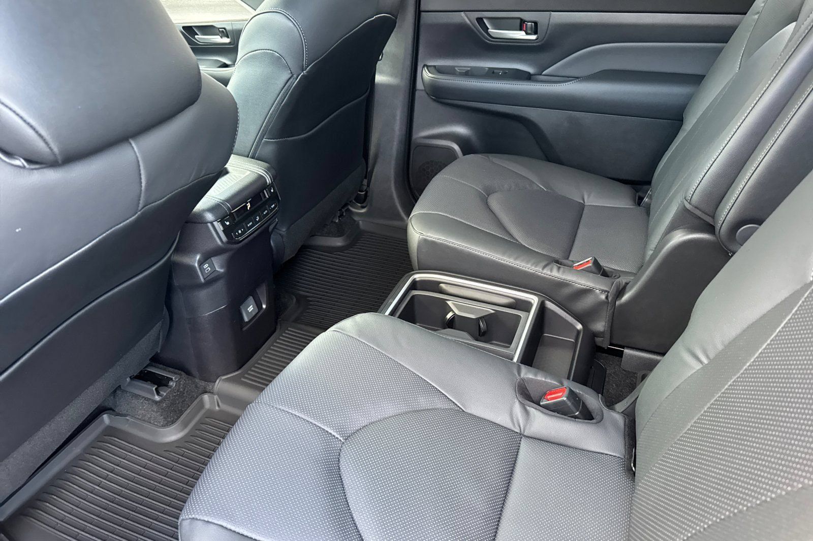 New 2026 Toyota Grand Highlander AWD Hybrid image 13