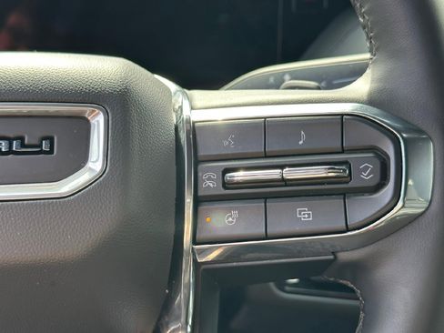 Certified 2025 GMC Yukon Denali AWD/4WD image 22