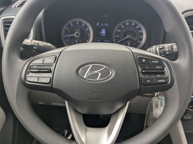 Used 2020 Hyundai Venue SEL FWD image 16