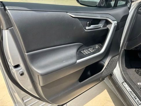 Used 2024 Toyota RAV4 XLE w/ Convenience Package FWD image 8