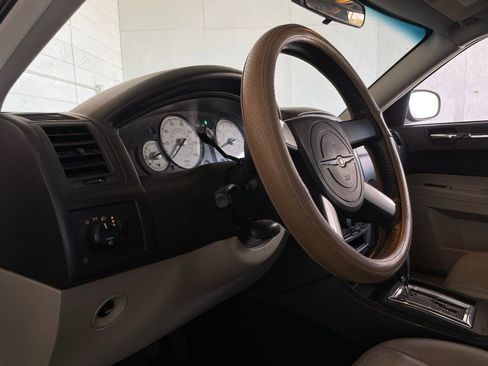 Used 2007 Chrysler 300 Touring image 15