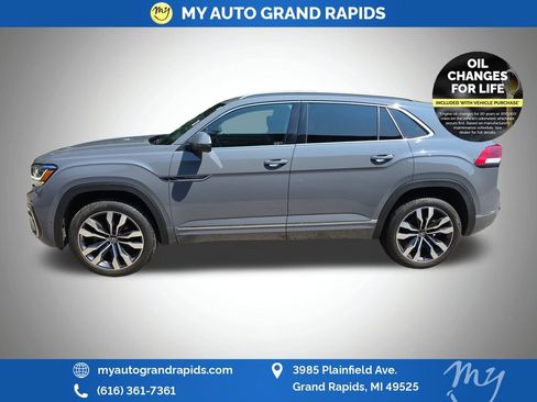 Used 2022 Volkswagen Atlas Cross Sport SEL Premium R-Line AWD/4WD image 4