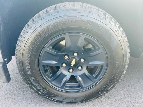 Used 2018 Chevrolet Silverado 1500 LT w/ All Star Edition image 9