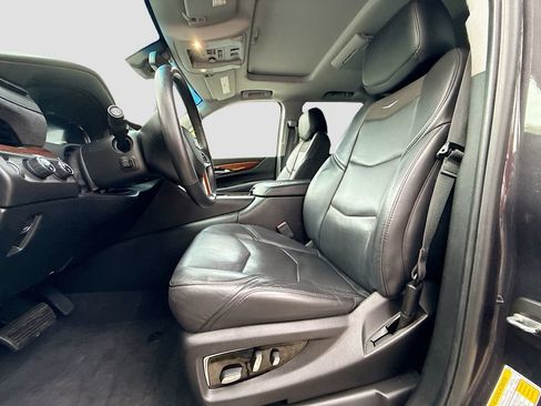 Used 2018 Cadillac Escalade Premium Luxury AWD/4WD image 22